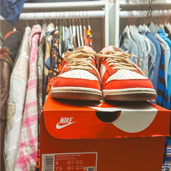 Nike “Bacon Dunks” 🩷❤️🤎 - Picture 2 of 5